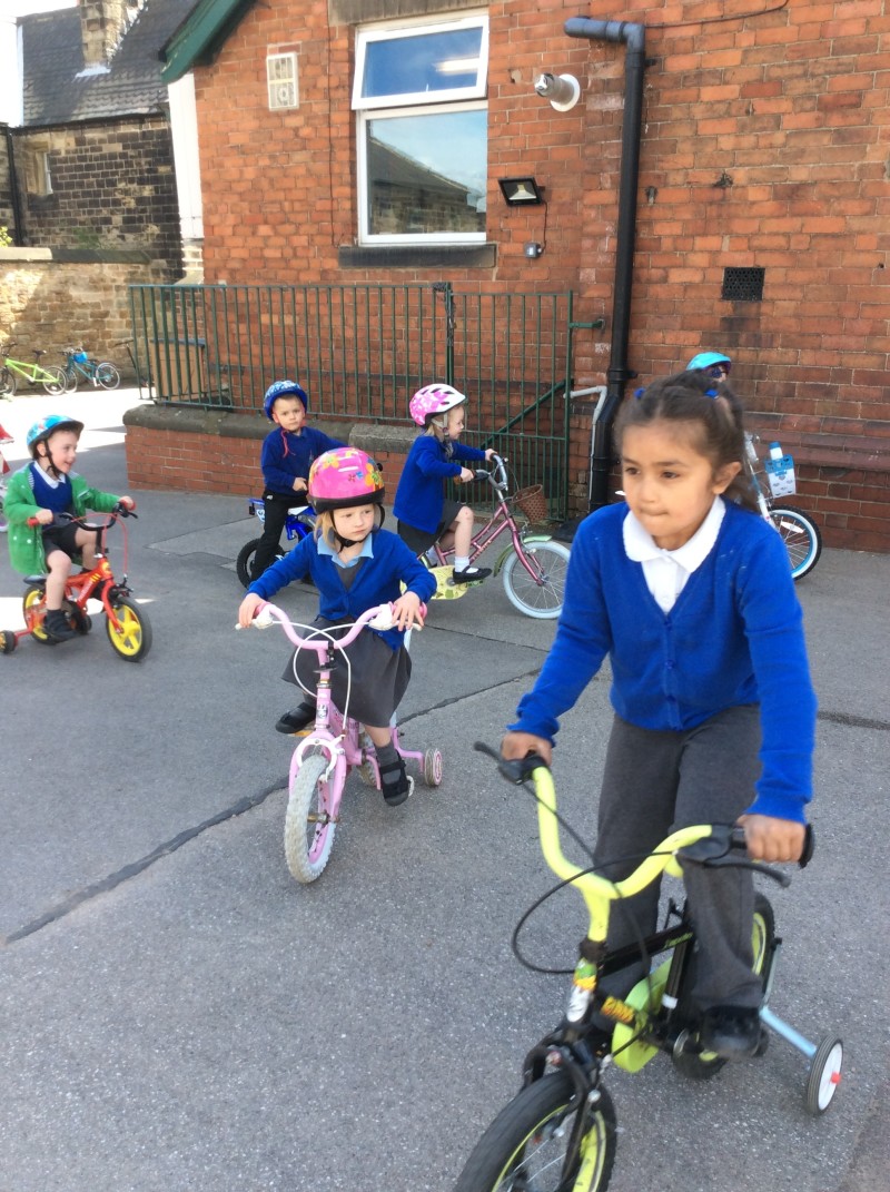 Other image for Primary pupils ready for Tour de Yorkshire